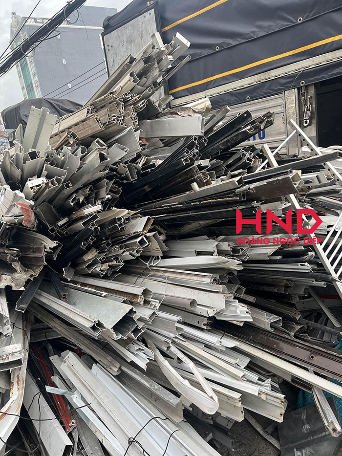 Cac quy dinh phapluat lien quan den thu mua va tai che nhom phe lieu