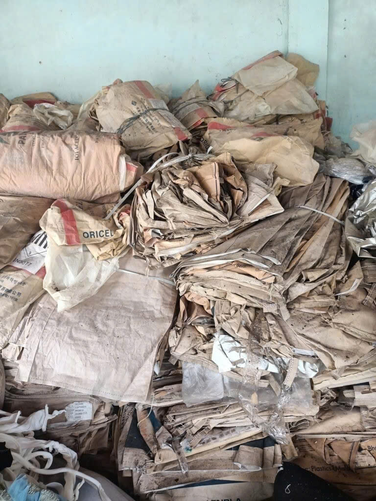 thu mua vỏ bao xi măng phế liệu