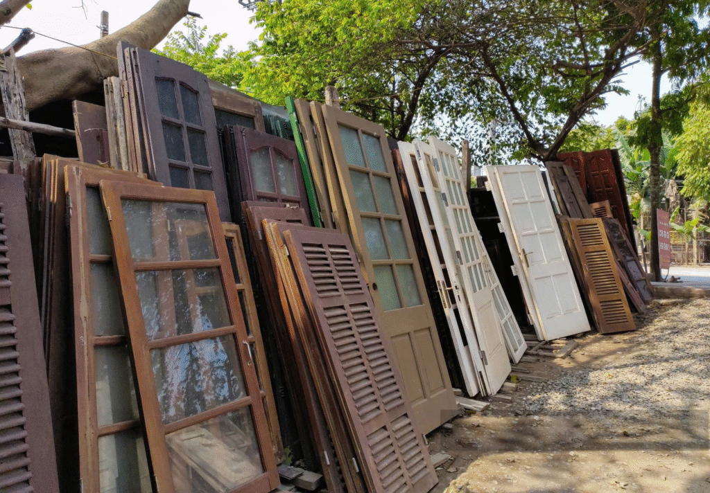 thu mua cửa cũ
