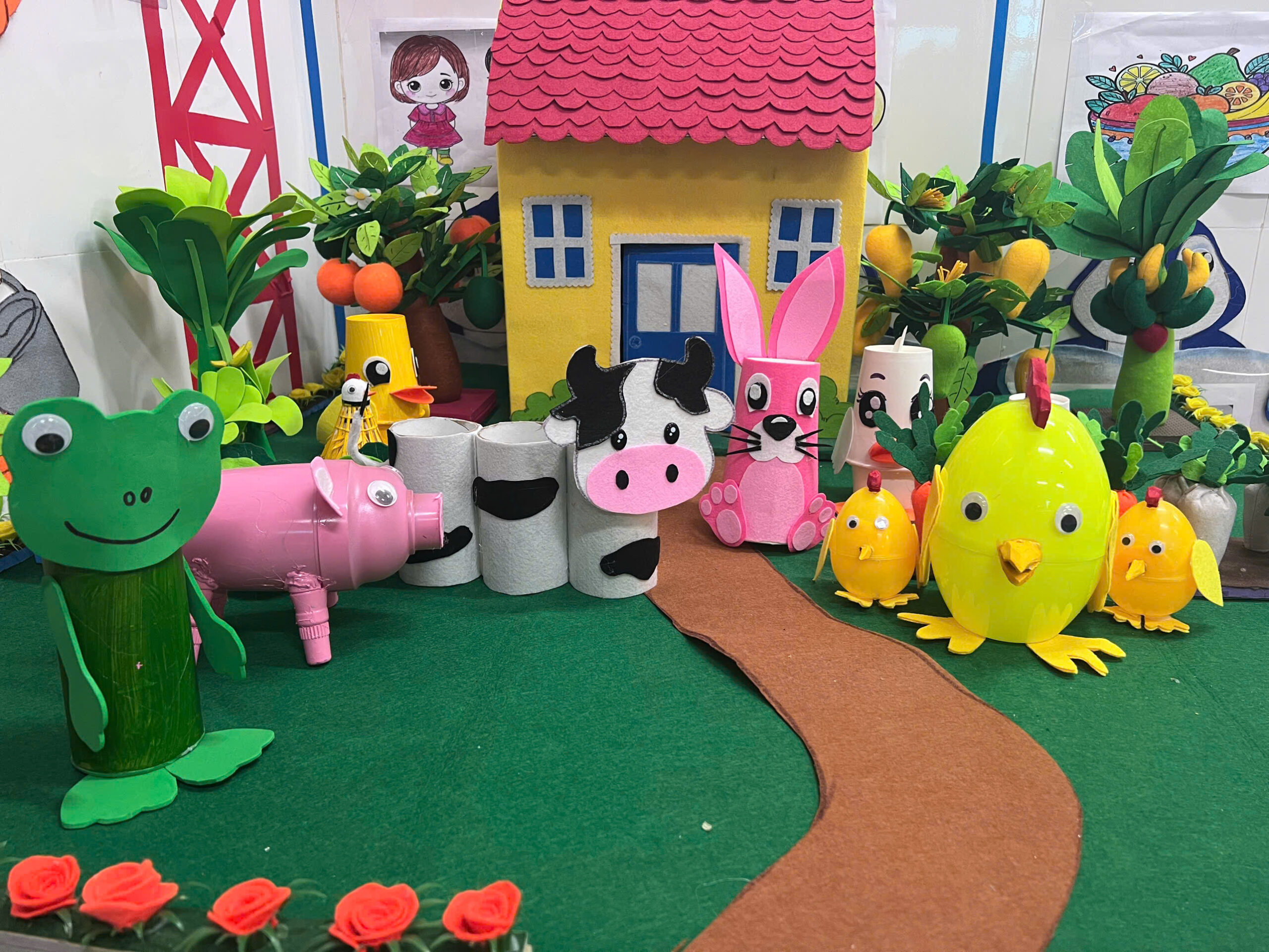 làm đồ chơi sáng tạo từ phế liệu