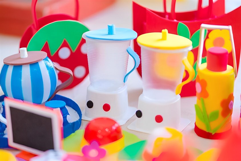 làm đồ chơi sáng tạo từ phế liệu