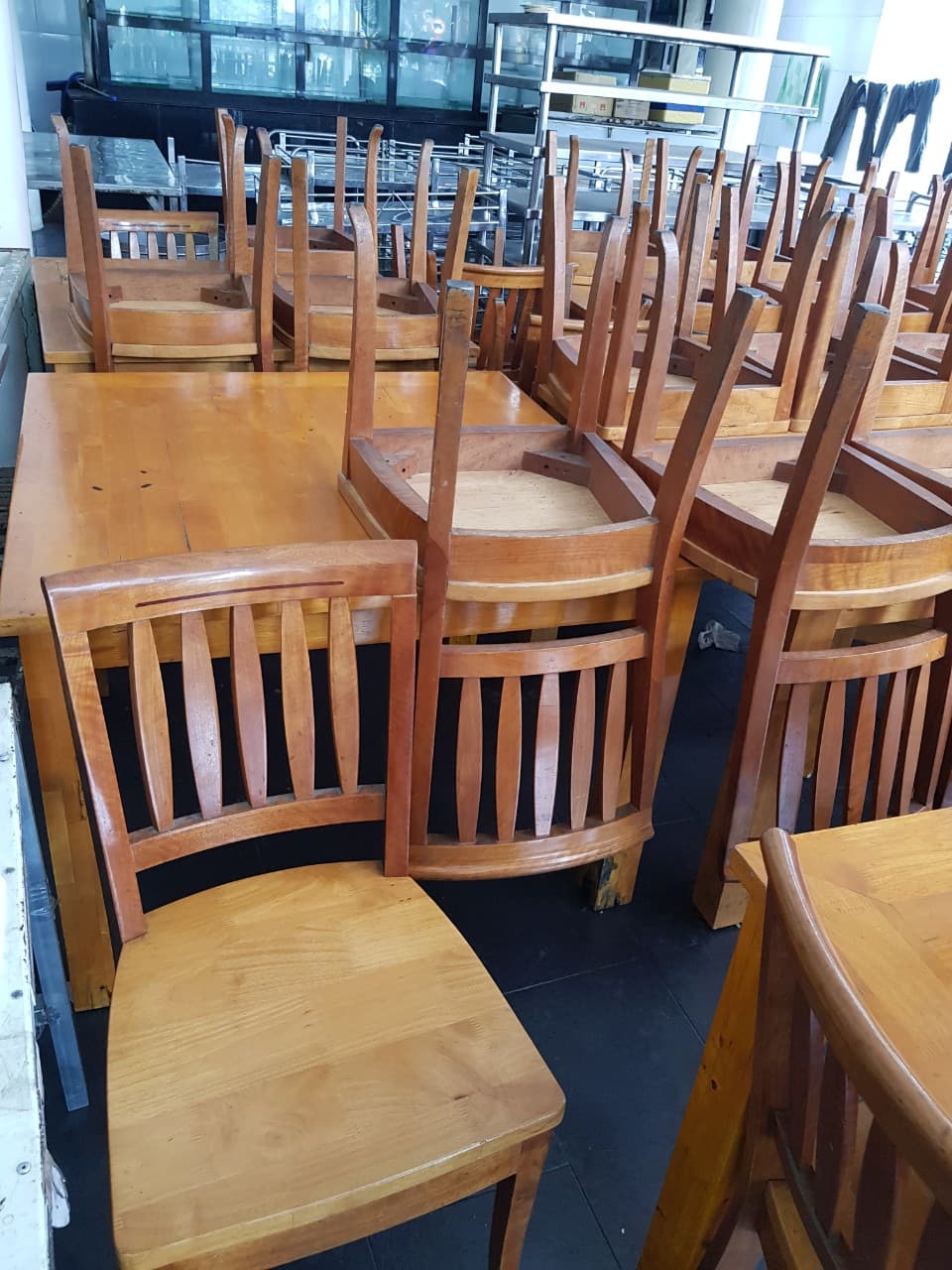 thu mua bàn ghế quán ăn