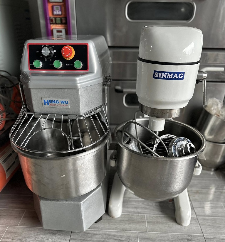 thu mua thiết bị làm bánh cũ