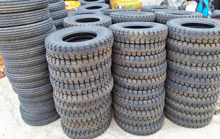 thu mua lốp xe phế liệu