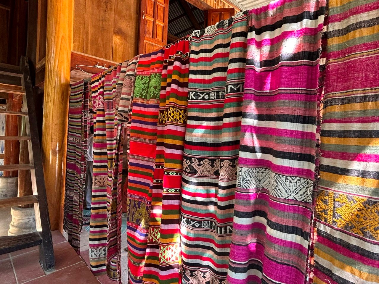 Vải thổ cẩm