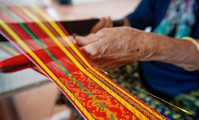 Vải thổ cẩm