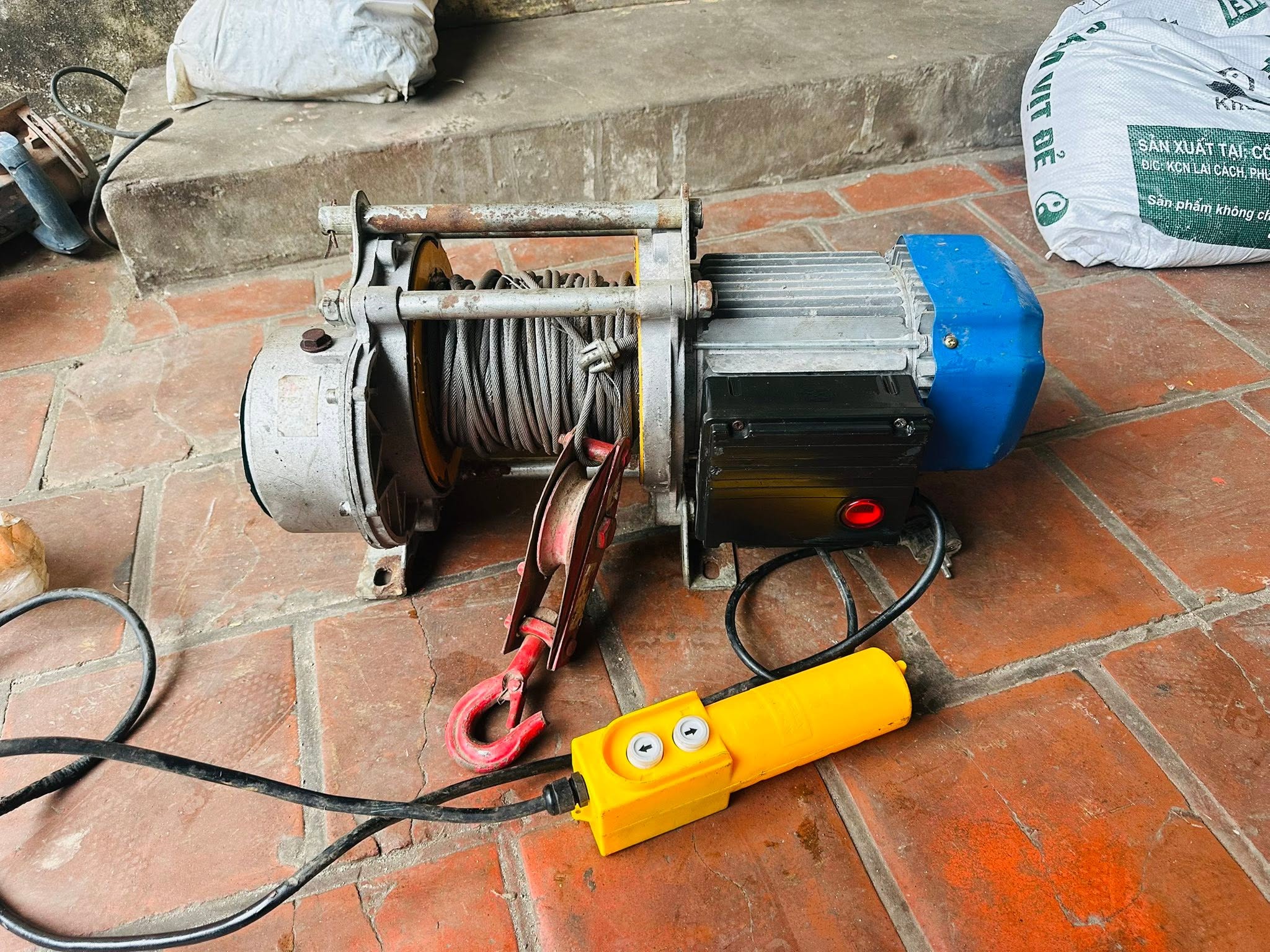 thu mua máy tời cũ