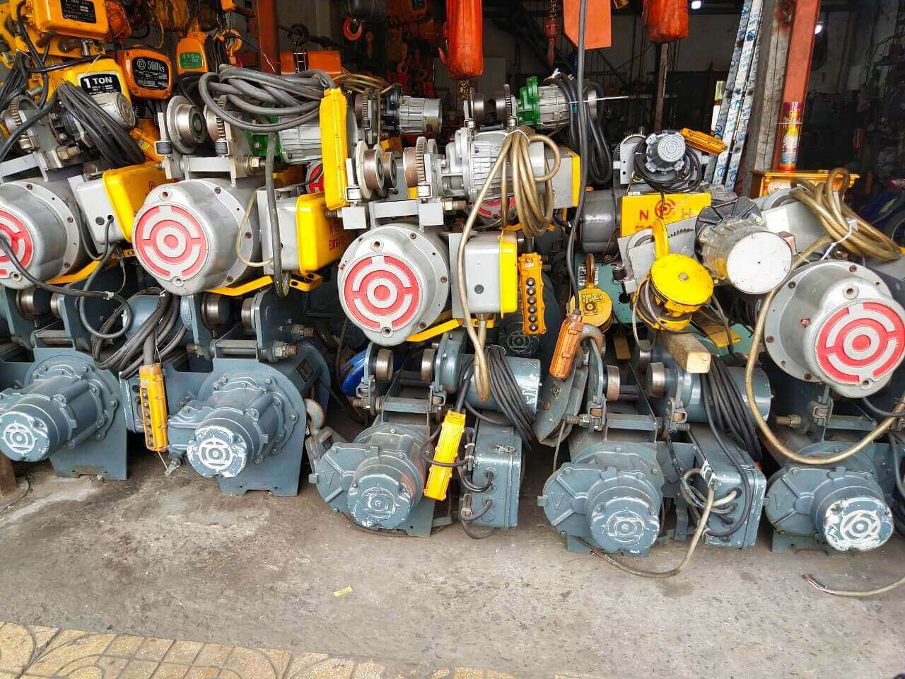 thu mua máy tời cũ